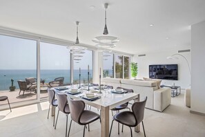 Dining - The Ivory Escape (Torreguadiaro)