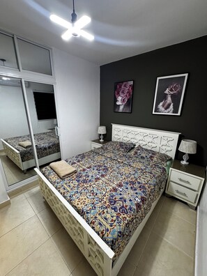 2 bedrooms, iron/ironing board, free WiFi, bed sheets - Cozy, elegant and comfortable apartment to rest in peace and quiet. (Pantoja)