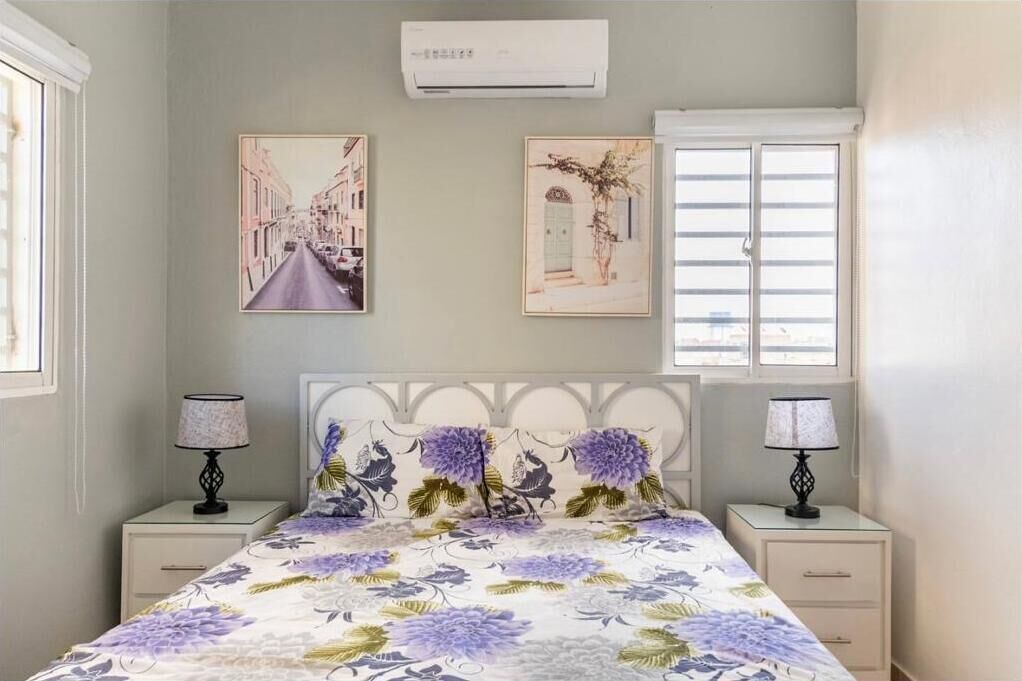 2 slaapkamers, een strijkplank/strijkijzer, gratis wifi, beddengoed