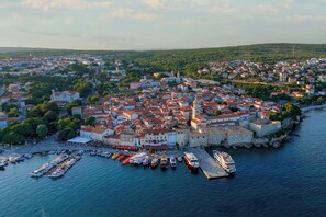 Marina - Holiday apartment with beautiful garden (Punat)