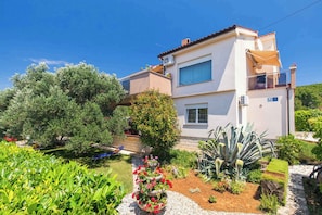 Exterior - Holiday apartment with beautiful garden (Punat)