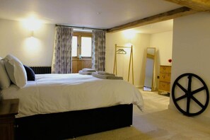 5 chambres, bureau, fer et planche à repasser, accès au Wi-Fi (inclus)