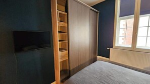 2 makuuhuonetta, silitysrauta/-lauta, vauvan matkasänky, Wi-Fi