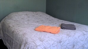 1 habitación y ropa de cama 