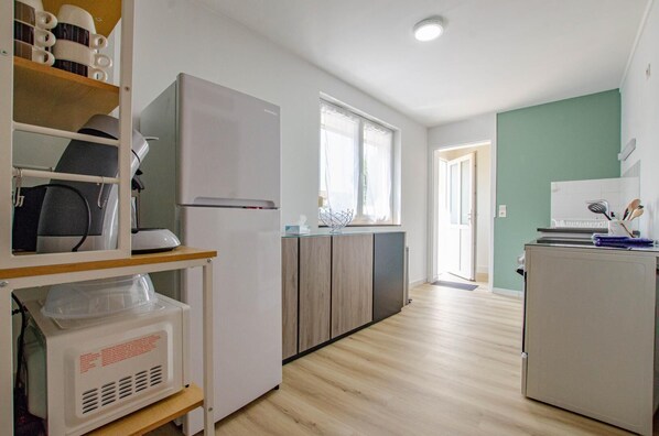 Microwave, dishwasher, highchair