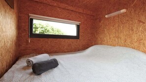2 bedrooms, bed sheets