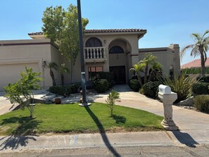 Exterior - Beautiful Vacation Home with Pool (Yuma)