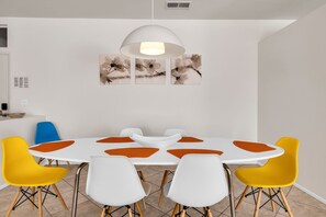 Dining - Mountain Breeze Home (Palm Springs)