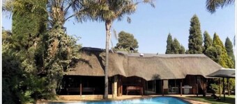 Cozy lodge in charming Park with WiFi