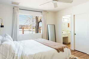 3 chambres, fer et planche à repasser, Wi-Fi, draps fournis