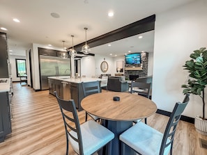 Dining - New + Amazing: Golf Home + Private Indoor Pool + Hot Tub (McHenry)