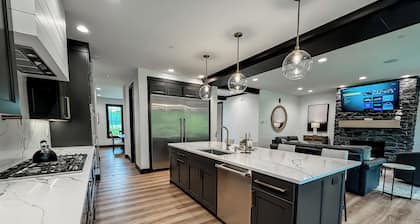 New and Amazing: Golf Home with Private Indoor Pool!