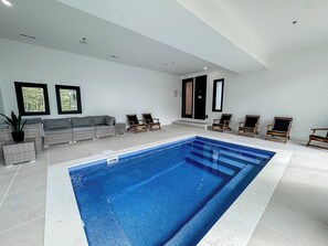 Piscina interna, piscina aquecida