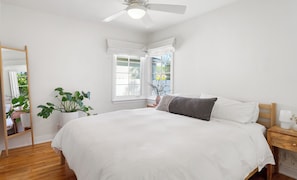 2 habitaciones, tabla de planchar con plancha, wifi y ropa de cama 