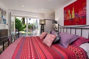 1 habitación, tabla de planchar con plancha, wifi gratis y ropa de cama 