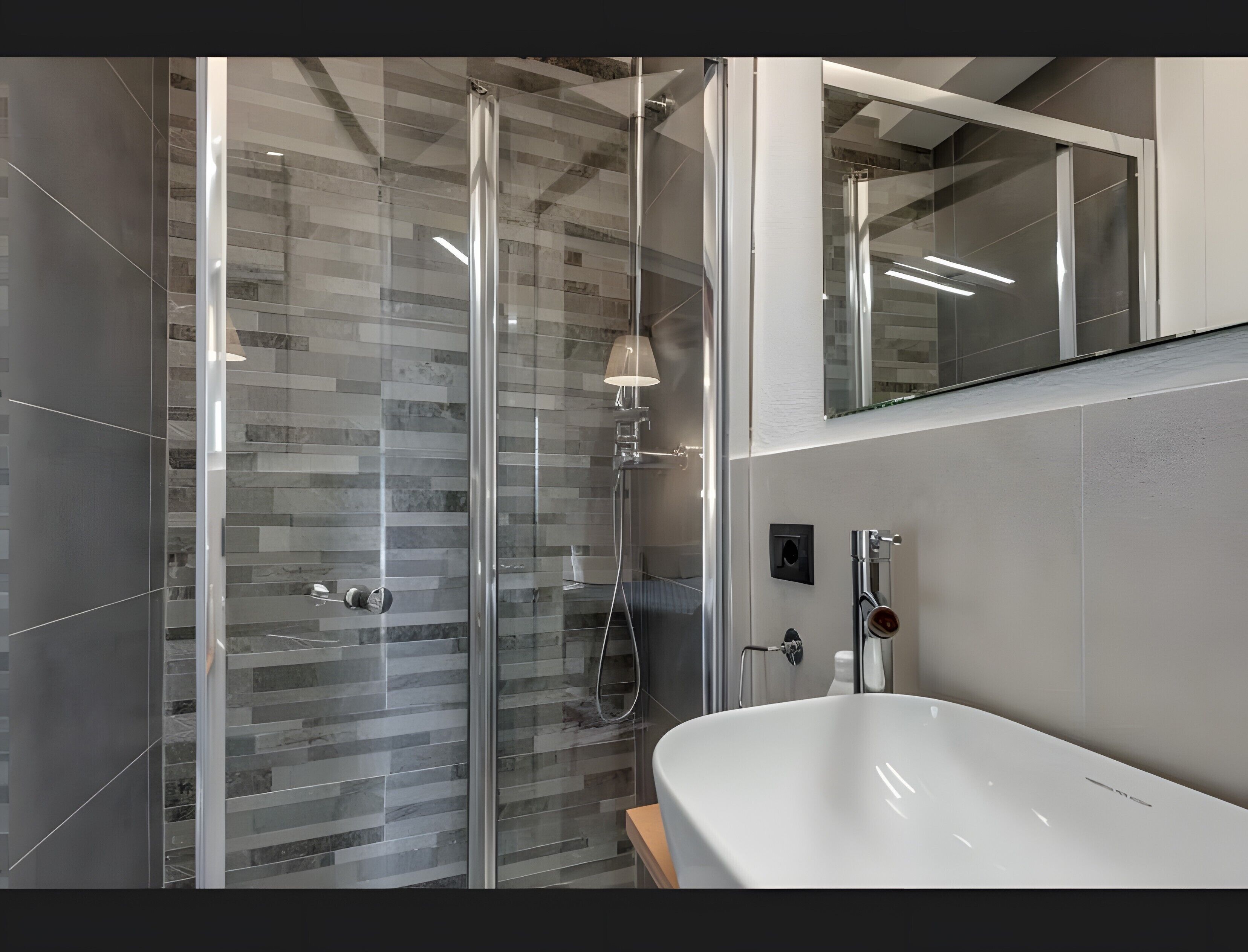 Douche, séchoir à cheveux, serviettes fournies