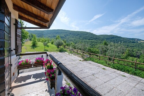 Holiday Home 'Delle Delizie' with Lake View, Private Garden and Air Conditioning