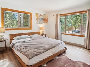 4 Schlafzimmer, Bügeleisen/Bügelbrett, kostenloses WLAN, Bettwäsche