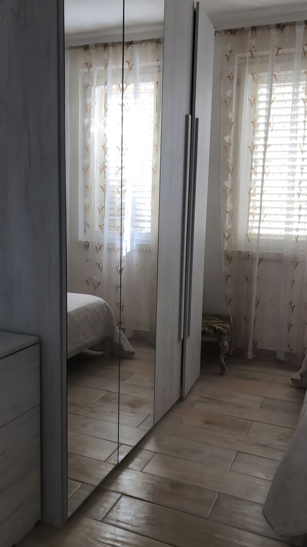 1 bedroom, free WiFi, bed sheets