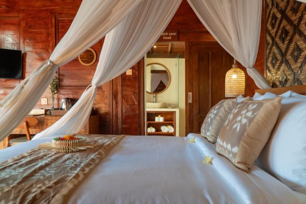 Egyptian cotton sheets, premium bedding, desk, laptop workspace