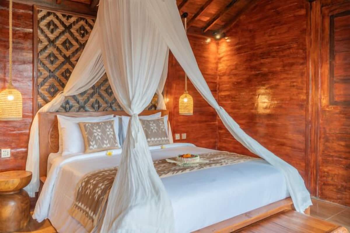 Ropa de cama de alta calidad y escritorio