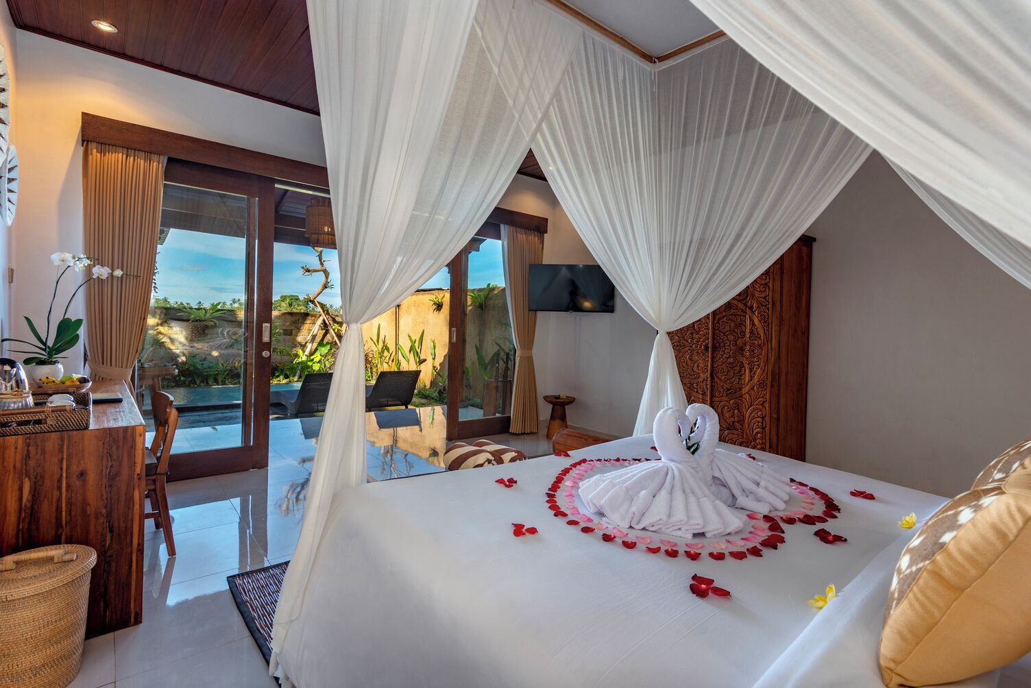 Luxury Villa, 1 King Bed, Private Pool | Garden view