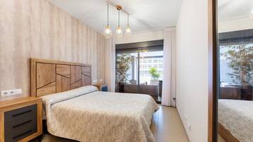 2 bedrooms, iron/ironing board, free WiFi, bed sheets