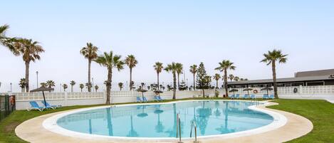 Een verwarmd zwembad