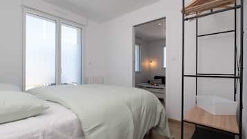 1 bedroom, free WiFi, bed sheets