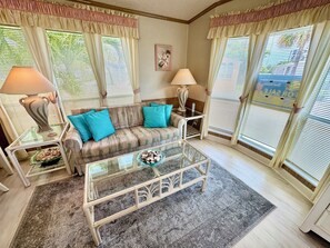 Fernseher, Tischtennisplatte