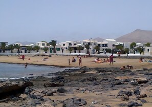 Una playa cerca