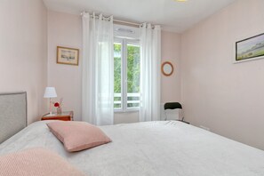 1 غرفة نوم ومكواة/لوح كي وواي فاي