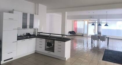 Helles Loft in kleinem Dorf