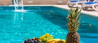 Kastel Luksic Scenic Villa With Pool