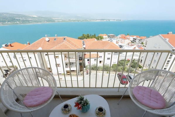 Apartment (Two bedroom Apartment with Balcony an) | Balcony