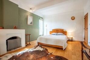 4 habitaciones, tabla de planchar con plancha y wifi gratis 