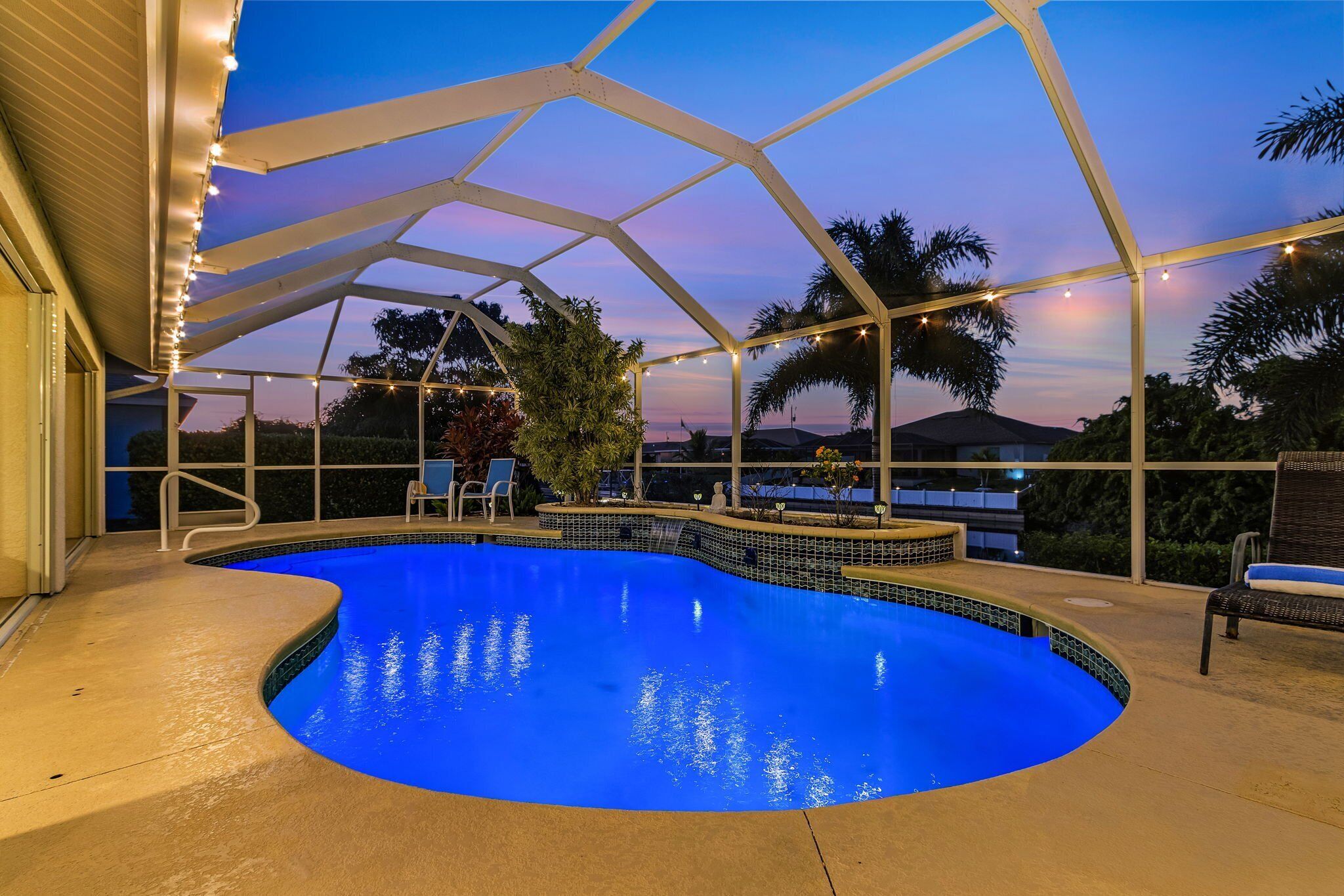 حمّام سباحة مُدفَّأ