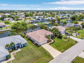Exterior - Heated Pool with Freshwater Canal Access & Dock - Coconut Cove - Roelens (Cape Coral)