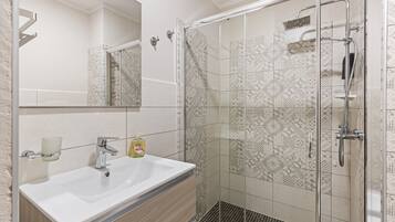 Doccia, asciugacapelli, asciugamani