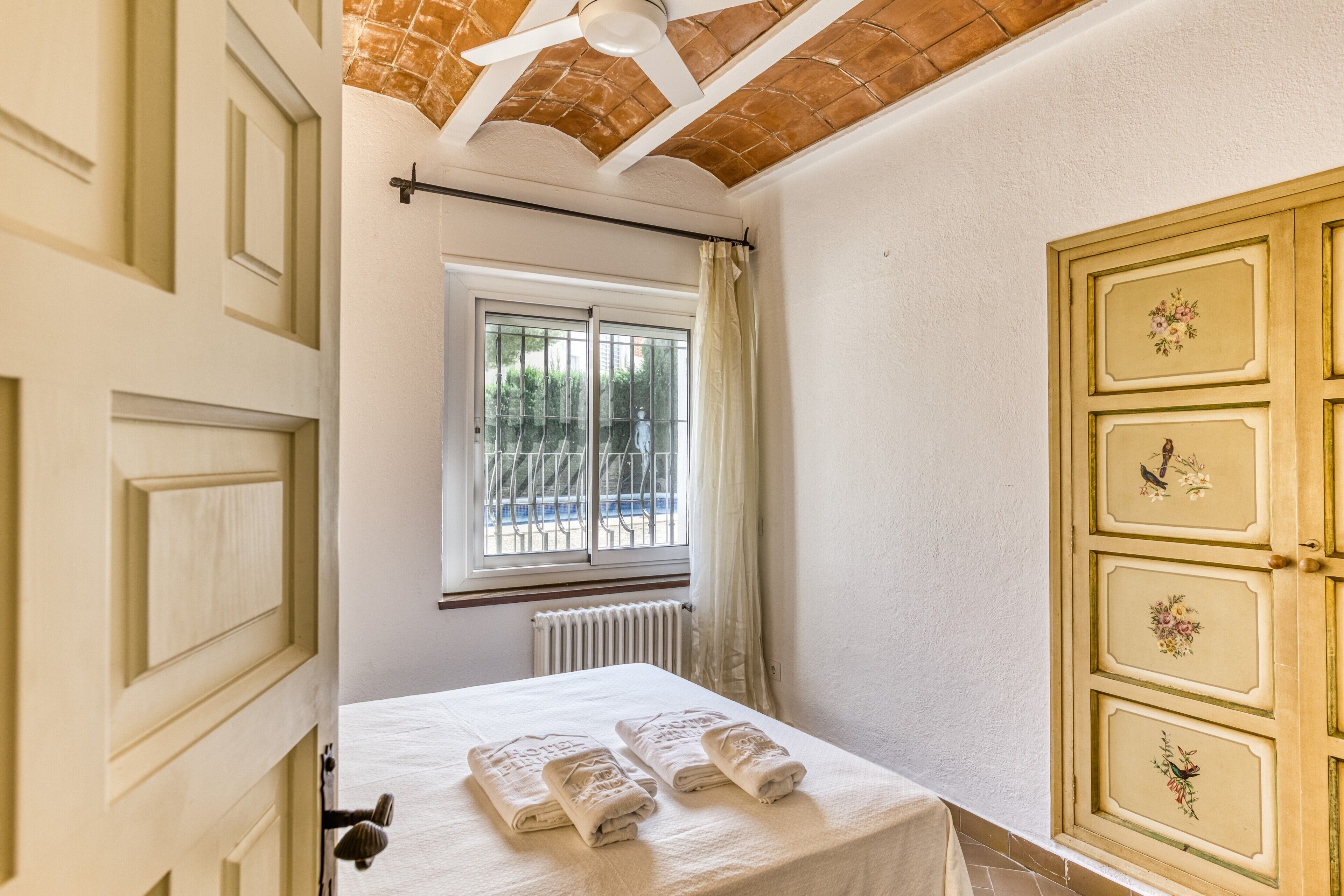 5 quartos, ferros/tábuas de passar roupa, Wi-Fi de cortesia