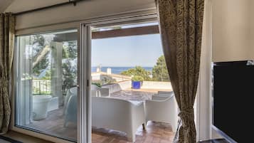 Televisión, chimenea