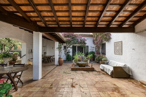 Villa 'Sant Genís' with Sea Views, Private Pool and Wi-Fi