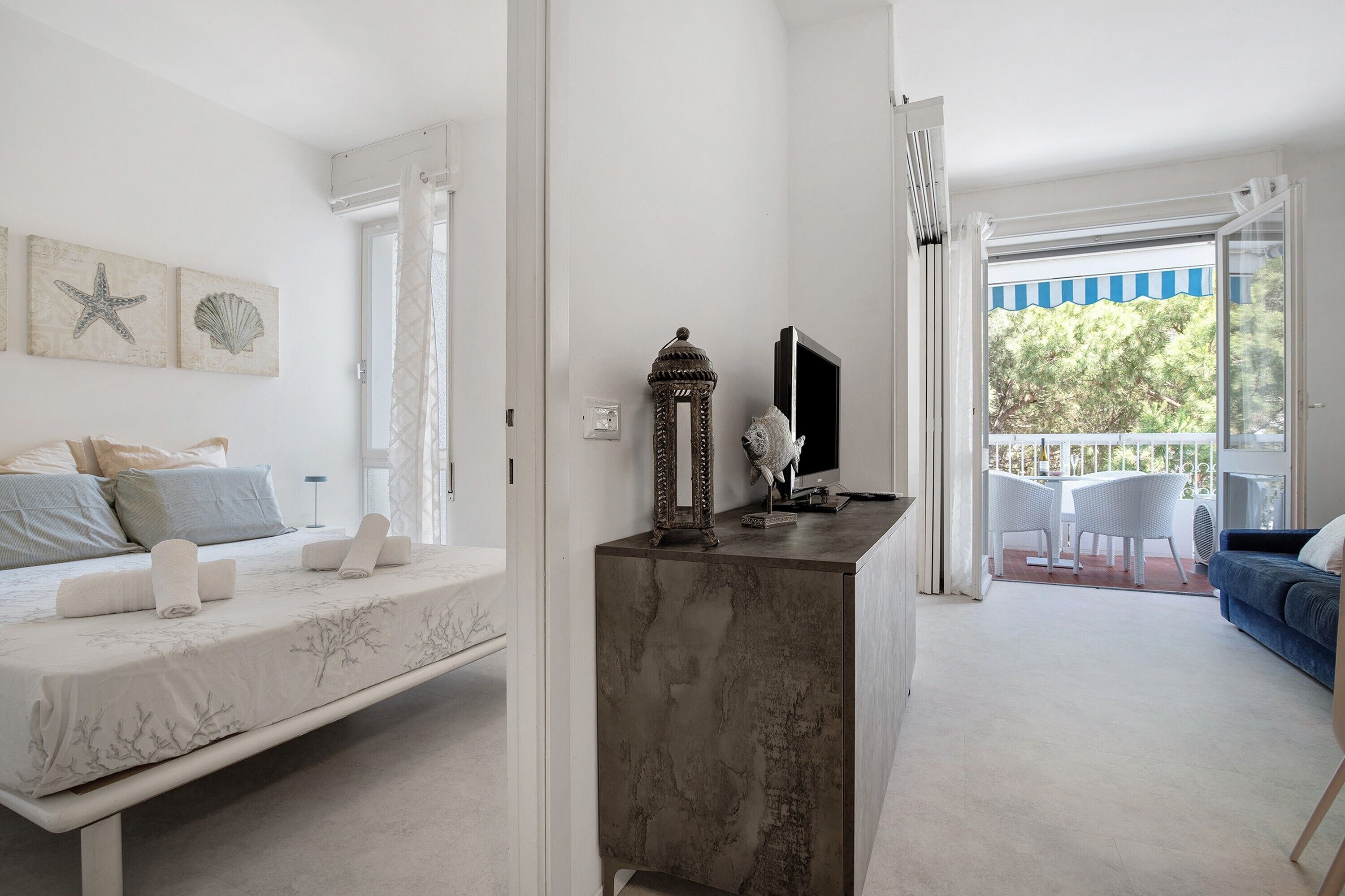 2 室のベッドルーム、WiFi (無料)、ベッドシーツ