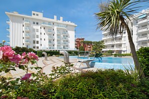 Pool - Oasis 38: Pool, Private Parking, Steps from the Beach (Lido di Jesolo)