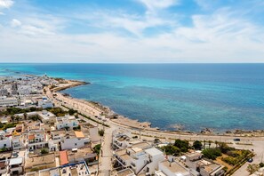 Beach nearby - Holiday Home 'Casa 406' with Balcony and Air Conditioning (Torre San Giovanni)