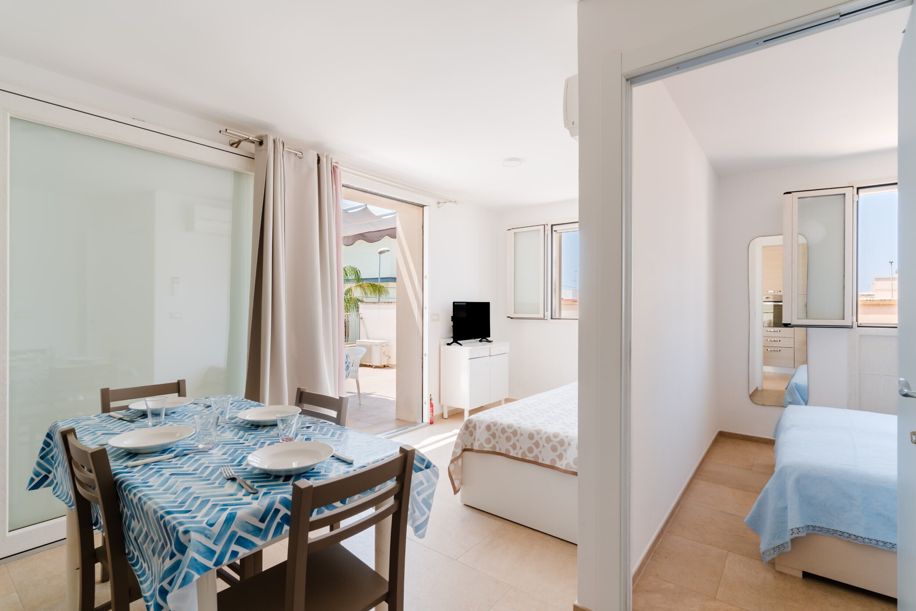 1 多间卧室、床单