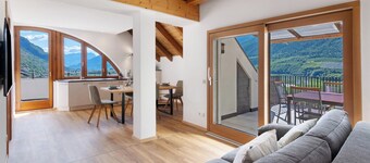 Holiday Apartment 'Vinlauris B' with Mountain View, Wi-Fi and Air Conditioning