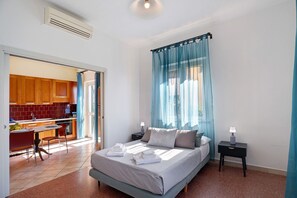 2 habitaciones, tabla de planchar con plancha, wifi y ropa de cama 