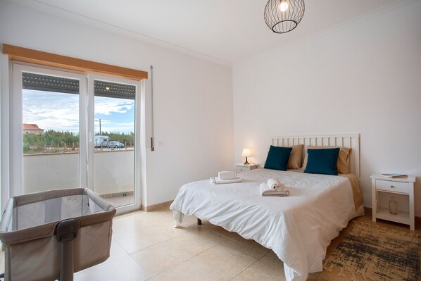 1 soverom, strykejern/-brett, wi-fi (inkludert) og sengetøy