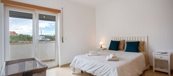 Holiday Home 'Tina House' with Private Terrace, Wi-Fi and Air Conditioning